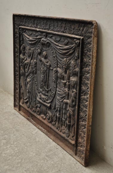 Grande plaque de cheminée ancienne à décor janséniste-8