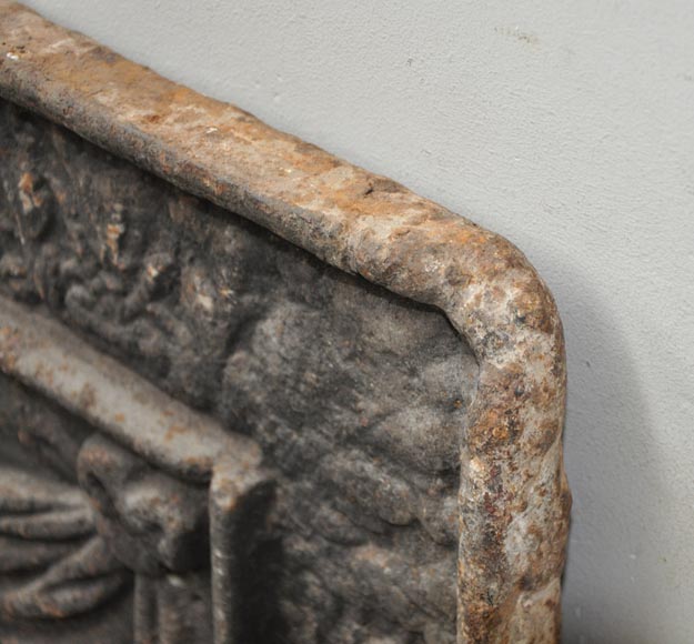 Grande plaque de cheminée ancienne à décor janséniste-9