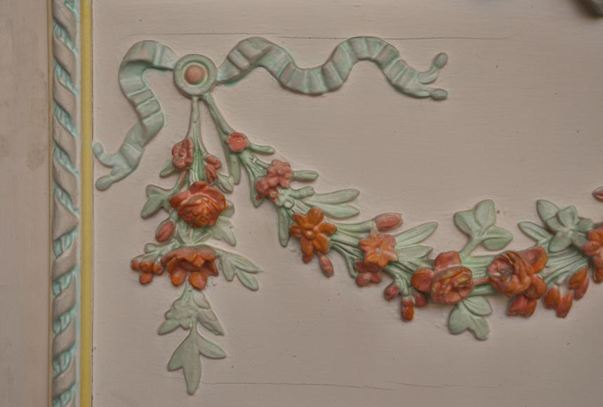 Trumeau ancien de style Louis XVI à décor de stuc polychrome représentant des guirlandes de fleurs-3